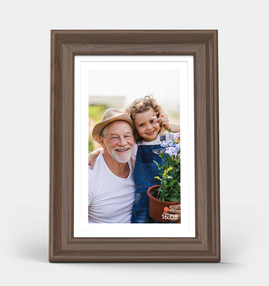 NexFoto Classic | Digital Picture Frame